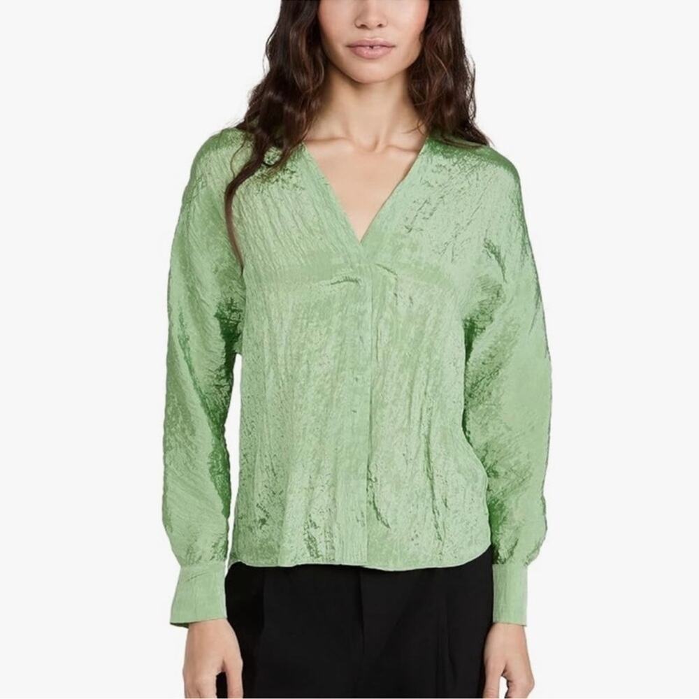 NWOT Vince Minimalist Double V-neck Pullover Blouse
Spring Green Lightweight Sm